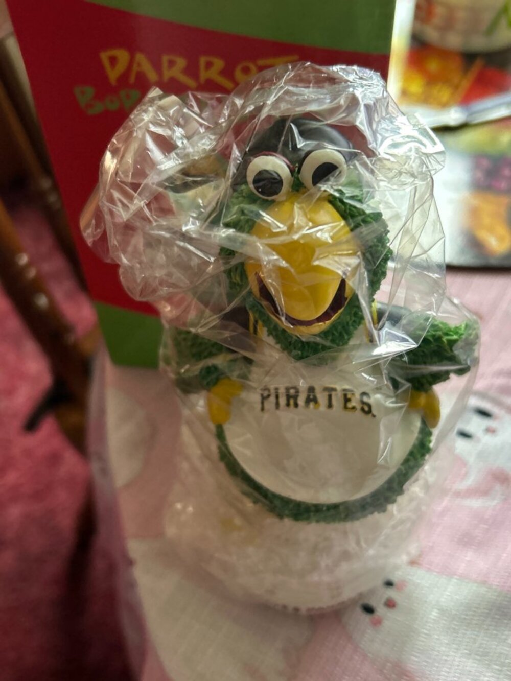 PGH PIRATES PARROT BOBBLE HEAD